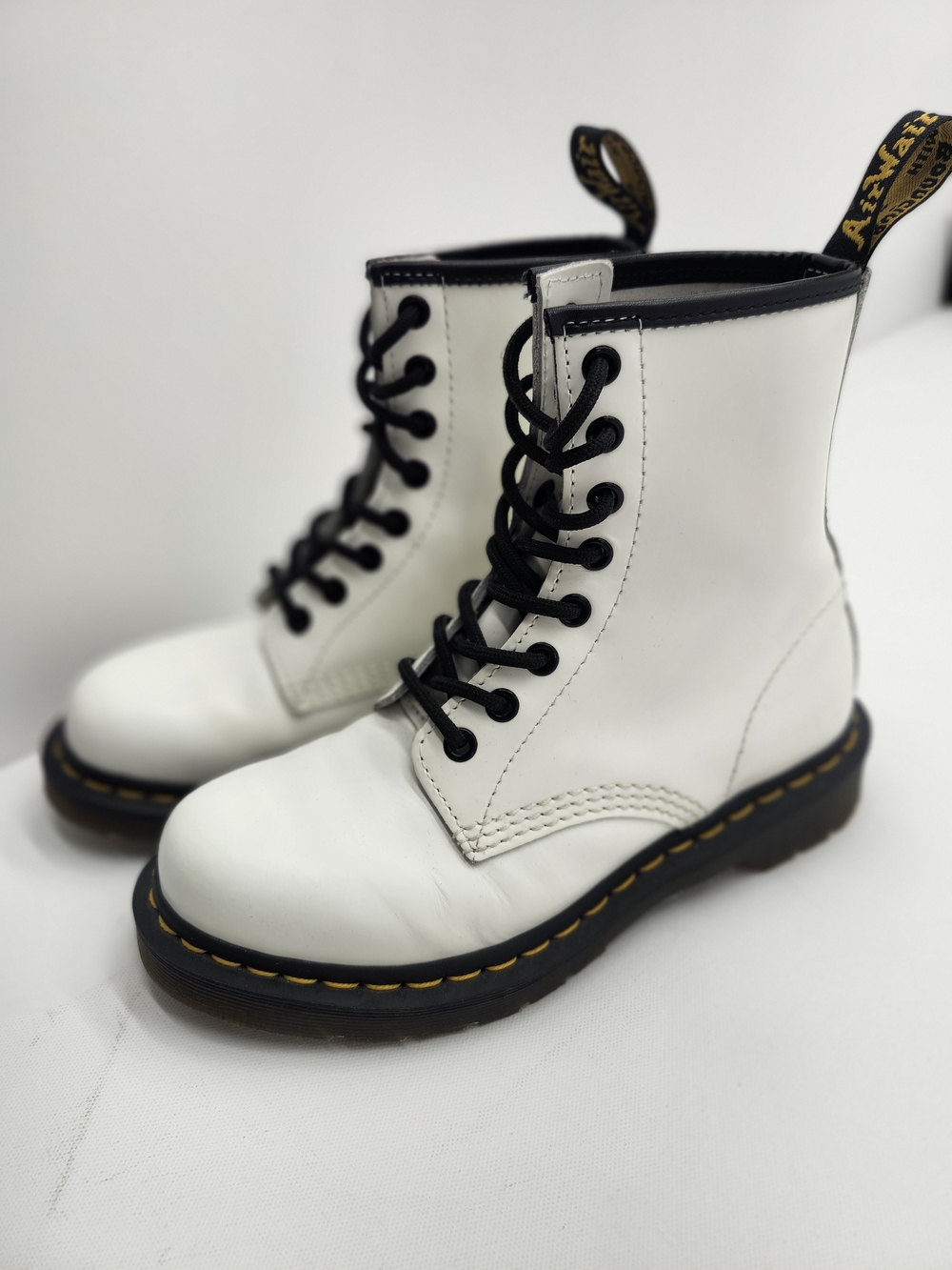 Dr. Martens 1460 White Smooth Leather 8 Eye Lace Up Boots Women's US 6 EU 37 EUC